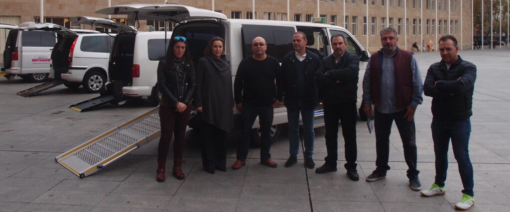 Presentación de los nuevos taxis adaptados