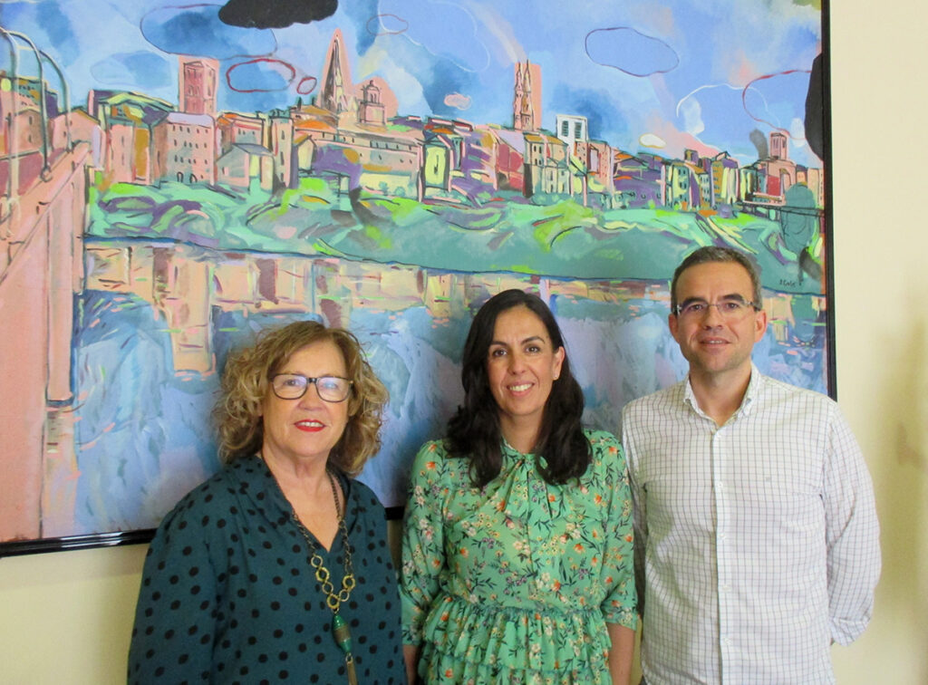 Representantes de CERMI La Rioja con la concejala de Economía y Hacienda del Ayuntamiento de Logroño
