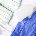 Mascarillas y guantes